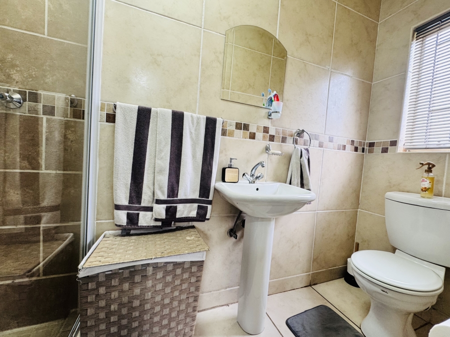 3 Bedroom Property for Sale in Flamwood North West